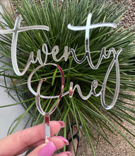 Load image into Gallery viewer, Single Layer Cake Toppers
